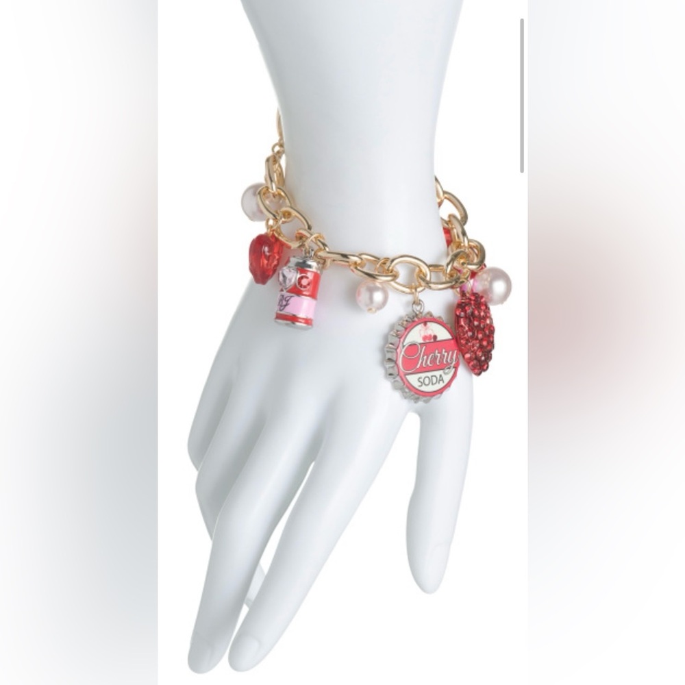 BETSEY JOHNSON Valentine Love Spell Multi-Charm Link Toggle Bracelet NEW NWT - Picture 5 of 5
